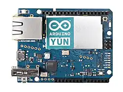 Arduino Yún[54] (AVR + AR9331)