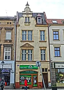 Facade of Nr.74
