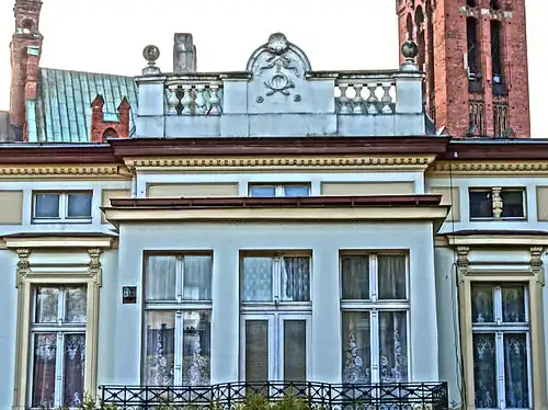 Detail of the parapet