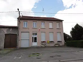 The town hall in Charmois