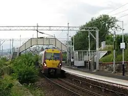 Train arriving into Craigendoran bound for Edinburgh