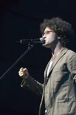 Cristicchi in concert in 2007