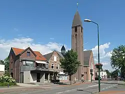 Driebergen, church (de Grote Kerk) in the street