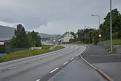 Photo of road and housing in Hjelset