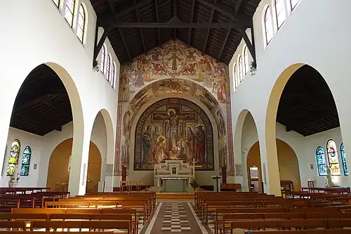 The nave facing the choir