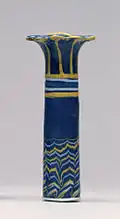 Kohl vase in the shape of a palm column; 1550–1086 BC; glass; height: 8.9 cm; Walters Art Museum (Baltimore, US)