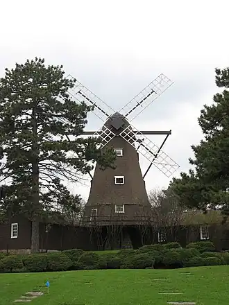 Fischer Windmill, Mount Emblem Cemetery in Elmhurst, Cook County