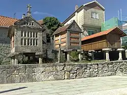 Granary set in Combarro&nbsp;[gl].