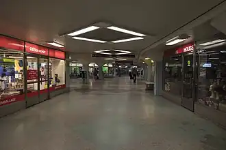 Shops in station entrance, 2018