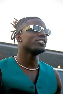 Roberts en route to the stage to perform at the 2025 19/Idol/BMG CMA Fest Takeover in Nashville