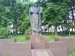 Statue of Tomislav in a park