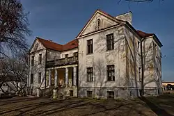 Palace in Młodzikowo, owned by Tadeusz Błociszewski, Ostoja coat of arms