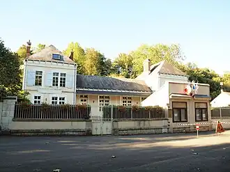 The town hall in Merry-Sec