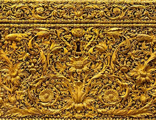 Baroque rinceaux on the chest for Louis XIV's gems, mid-17th century, repoussé and chiselled gold over a wooden core, Louvre[15]