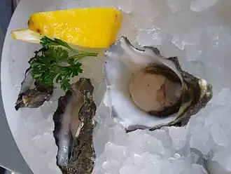 Oysters with lemon