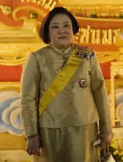Princess Soamsavali wearing the "Chut Thai Amarin" (Thai: ชุดไทยอัมรินทร์)
