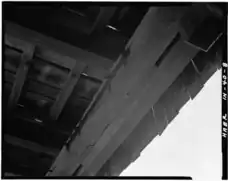 Detail of splice in lower chord underneath bridge