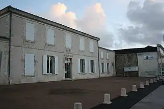 The town hall in Saint-Hilaire-de-Villefranche