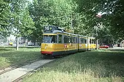 Amsterdams dubbelgelede tram 724 (series 7G) built 1968.