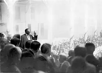 de Mella speaking, 1916