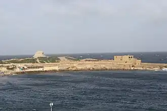 Qolla Il-Bajda with the Qolla Il-Bajda Battery to the right