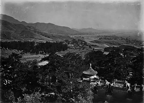 北京城外在碧雲寺塔頂照出玉泉山一帶 No. 900, VALLEY OF PI-YUEN-TSZU.