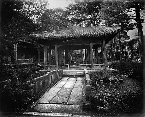 碧雲寺內茶亭乾隆爺在此飲茶 No. 896, PI-YUEN-TSZU TEMPLE