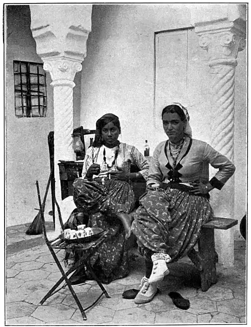 MOORISH WOMEN, ALGIERS.